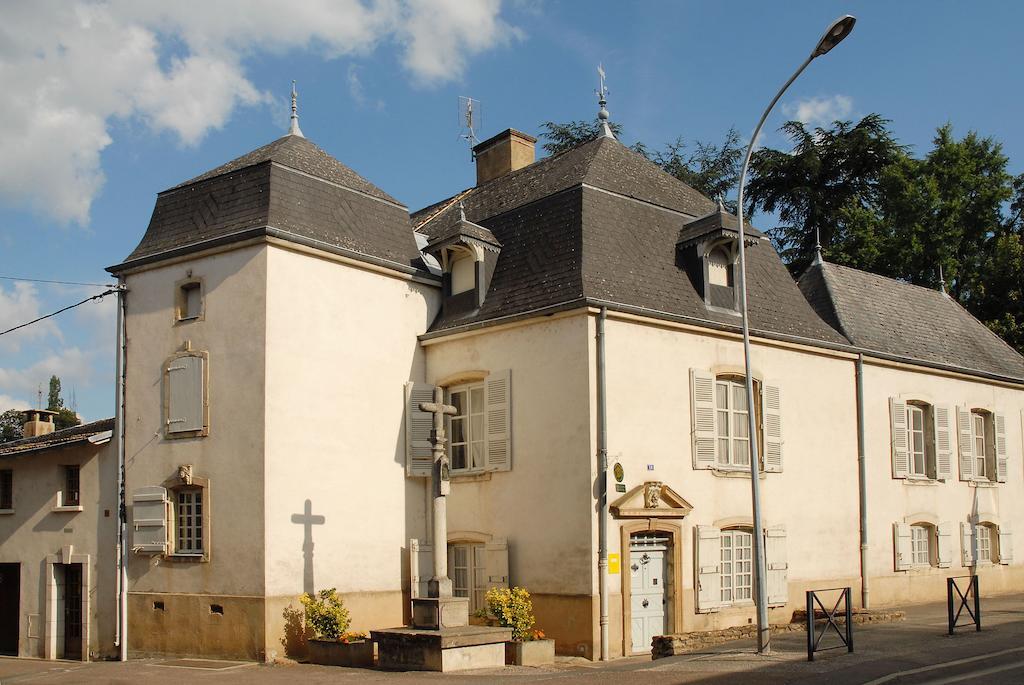 קלוני La Maison Des Gardes - Chambres D'Hotes מראה חיצוני תמונה
