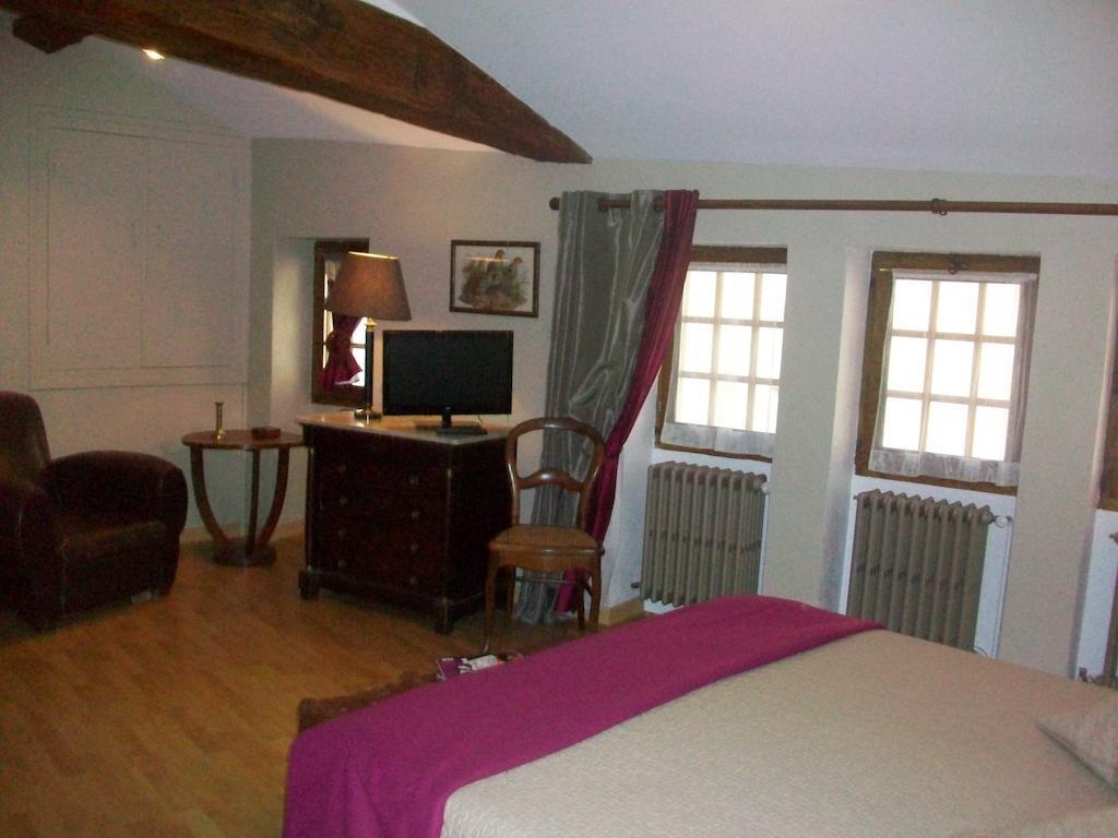 קלוני La Maison Des Gardes - Chambres D'Hotes מראה חיצוני תמונה